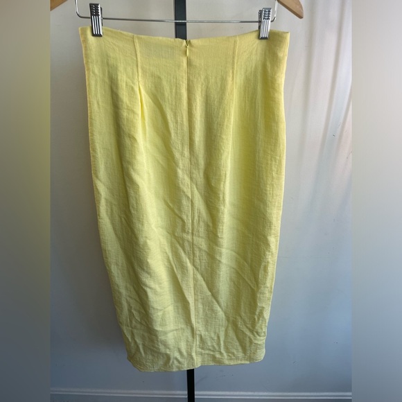 Kourt|| Butter Yellow Enza Midi skirt Size L Viscose and Nylon - Picture 5 of 9